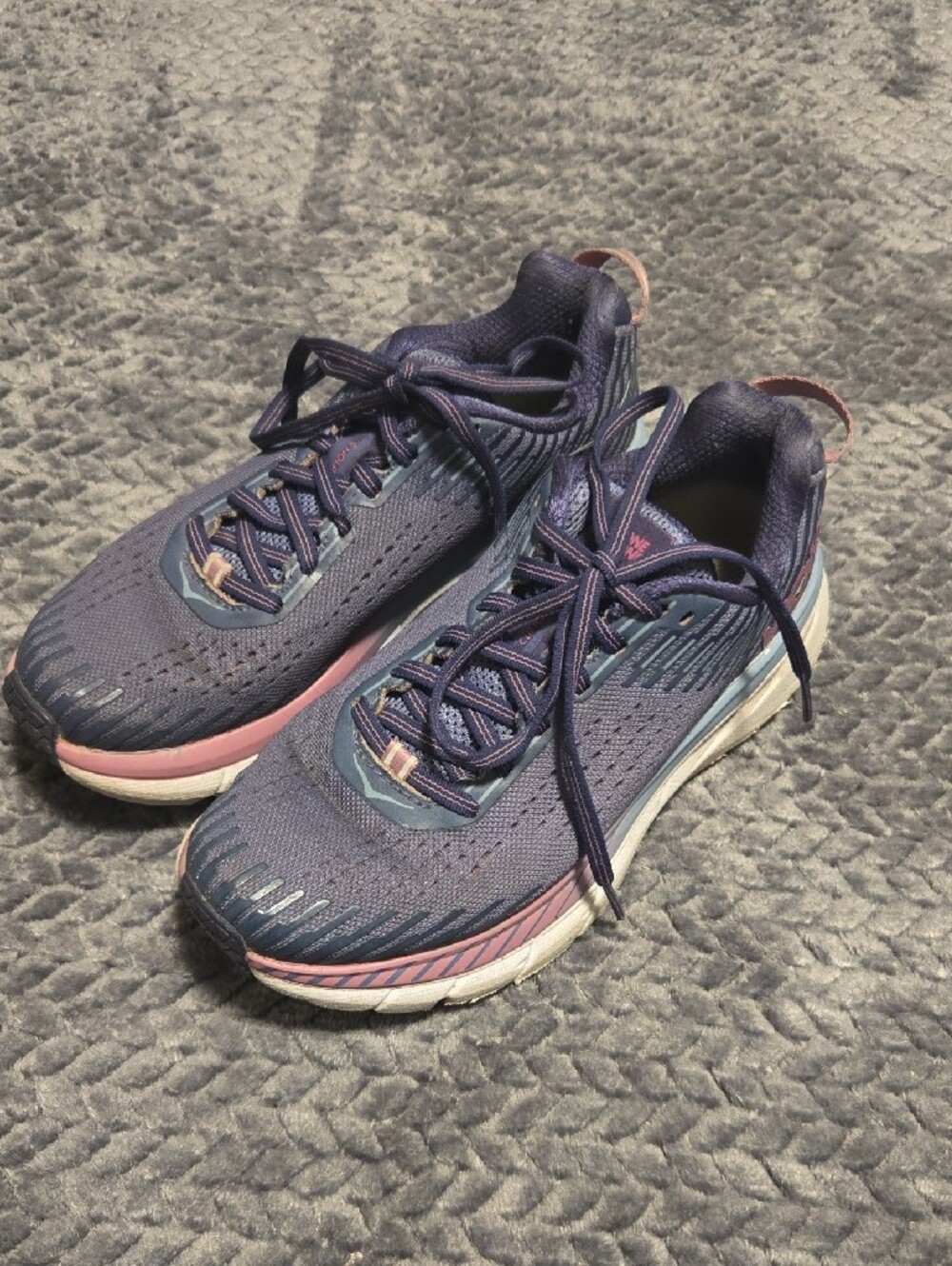Hoka One One Clifton 5 Women’s Running Shoes Size 6 Purple Pink Athletic Sneaker